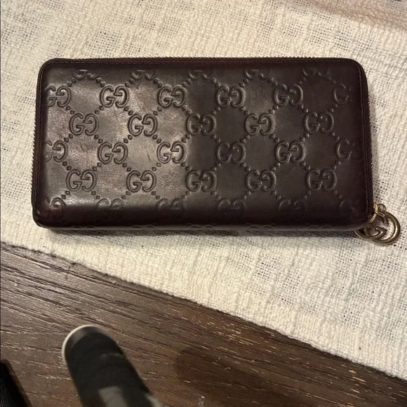 Gucci Brown Embossed Leather Zip-Around Wallet - Picture 2 of 8